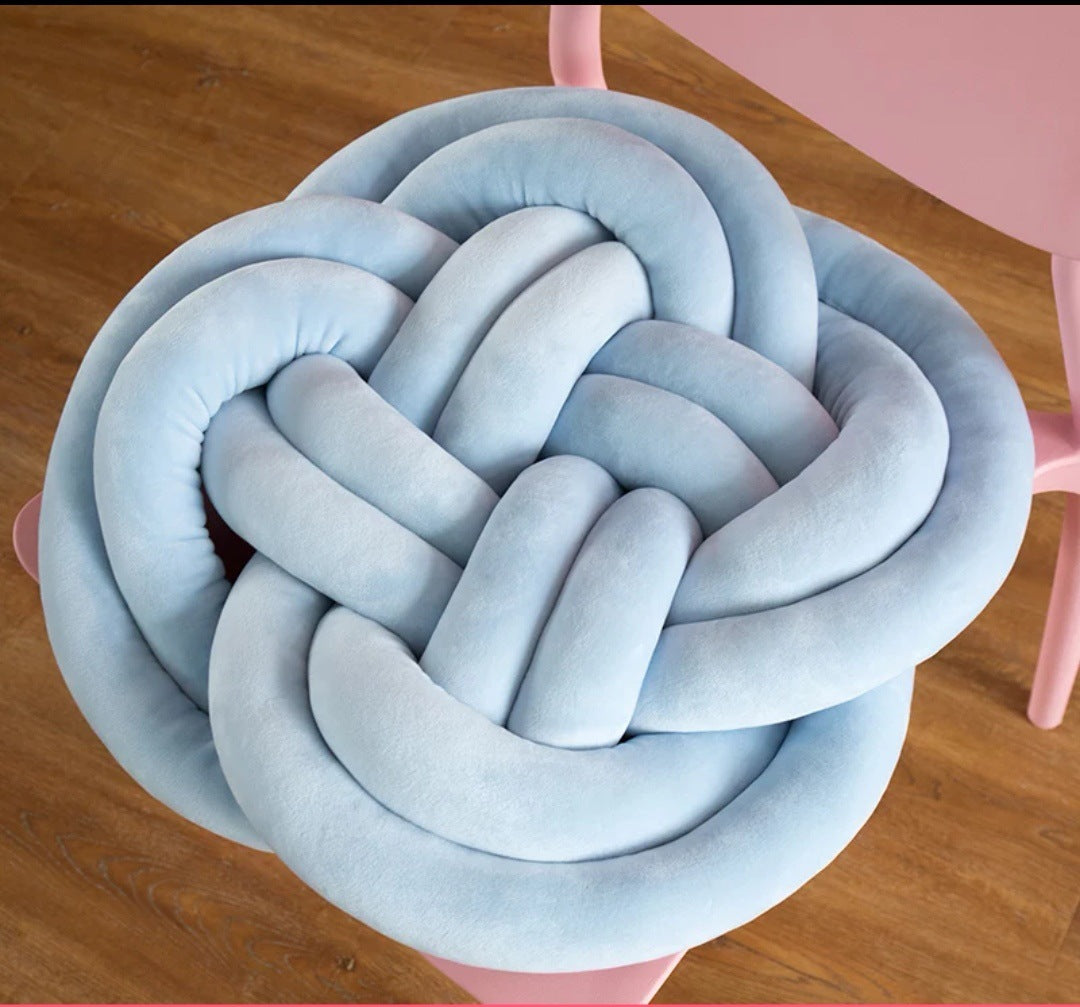 Knot Pillow – Blue